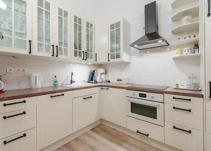 Kameja * Donji Okrug (Ciovo)